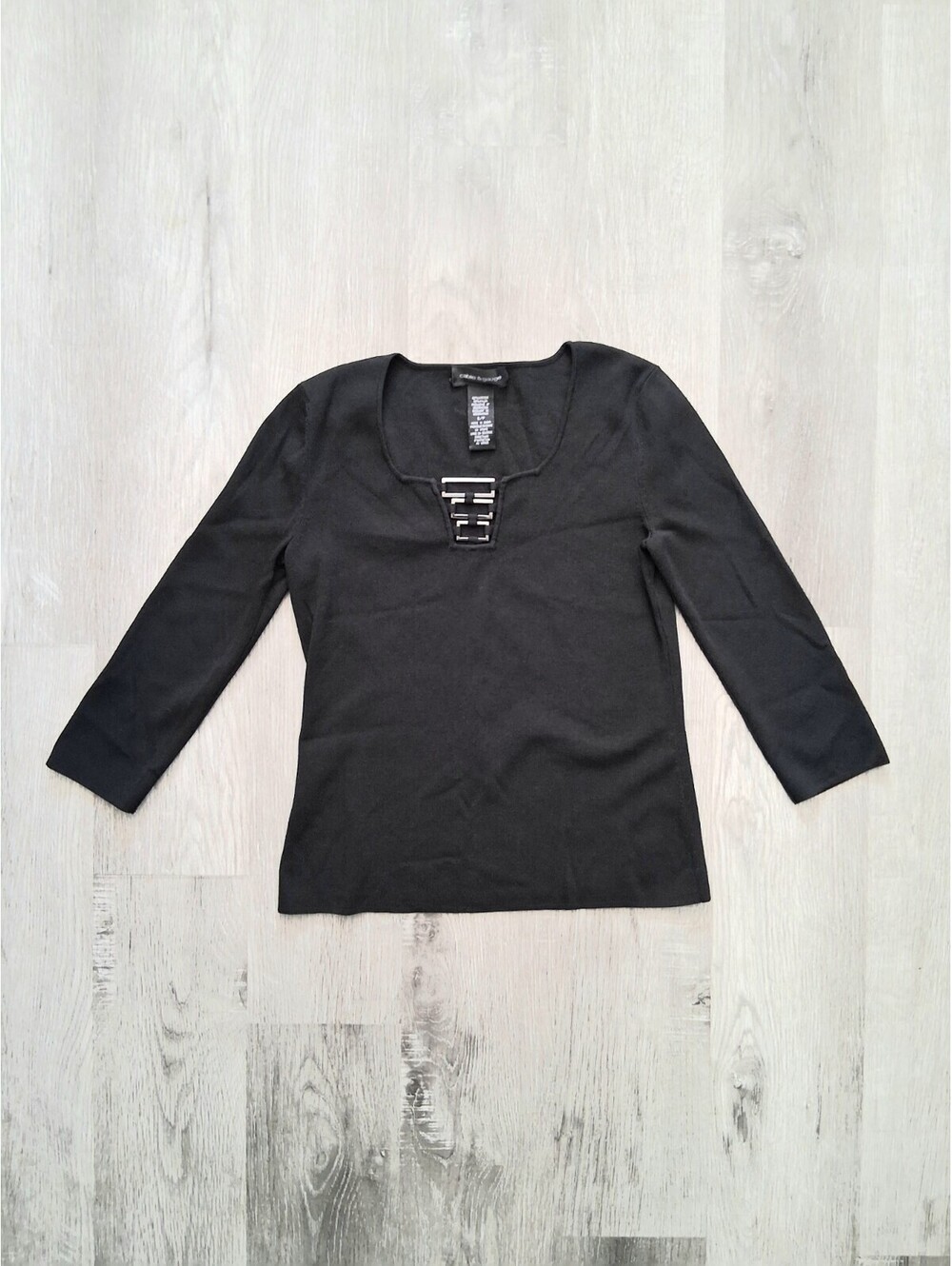 Cable & Gauge Small, Black Scoop Neck Dark Metal Chest Accents 3/4 Sleeve Top